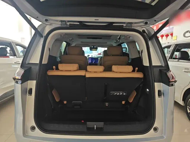 GAC Trumpchi E8 — Фото автомобиля 18