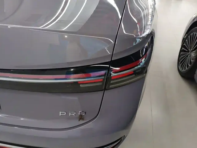 Volkswagen Passat — Фото автомобиля 7