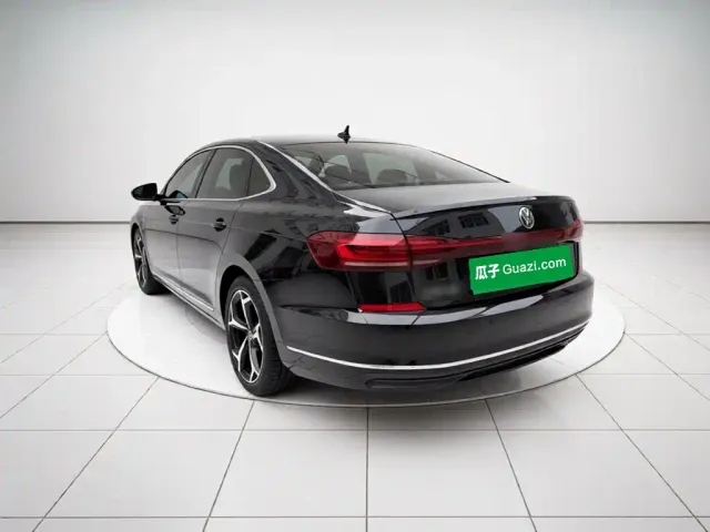 Volkswagen Passat — Фото автомобиля 4