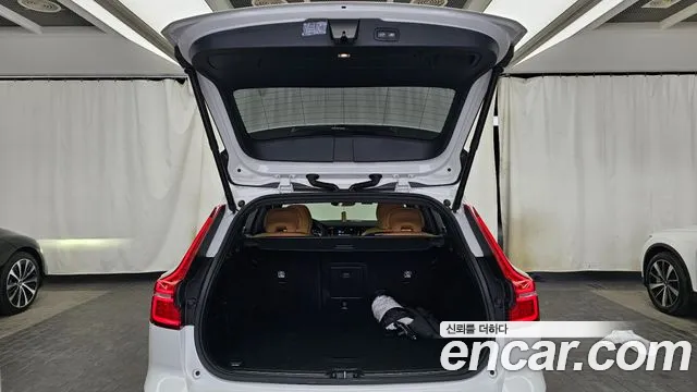 Вольво V60 V60 Cross Country 2 поколение B5 Pro AWD — Фото автомобиля 20