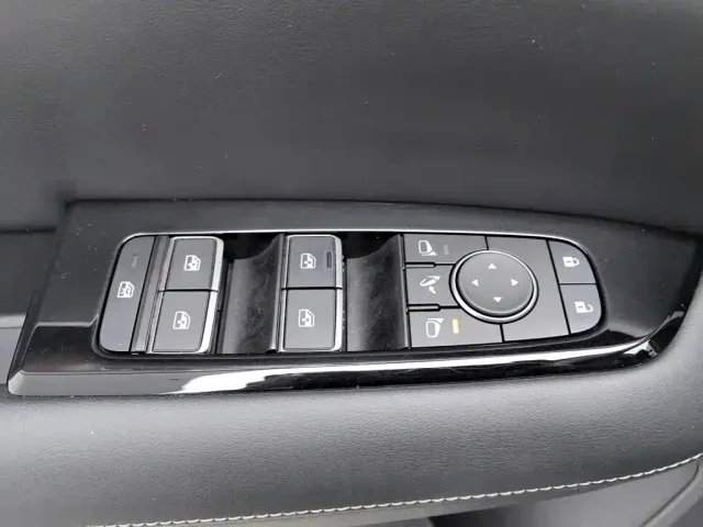 Nissan Terra — Фото автомобиля 9