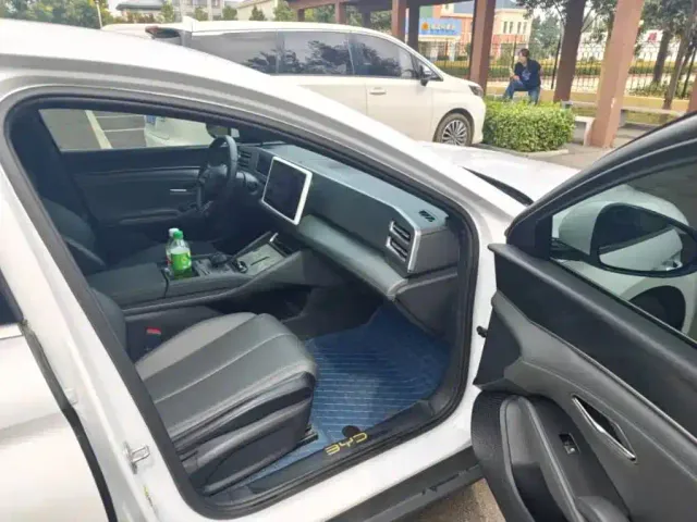 BYD Qin L — Фото автомобиля 6