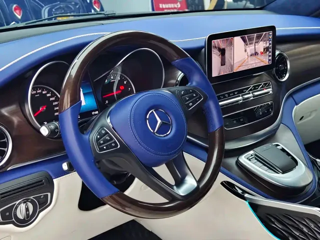 Mercedes-Benz V-Class — Фото автомобиля 11