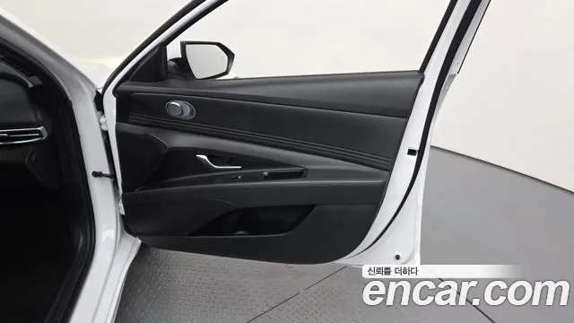 Hyundai Avante CN7 — Фото автомобиля 13