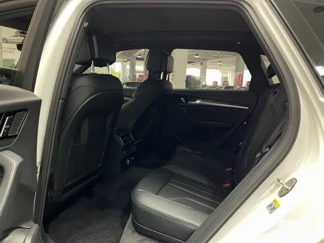 Audi Q5L — Фото автомобиля 11