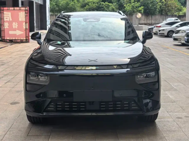 Xpeng G9 — Фото автомобиля 8