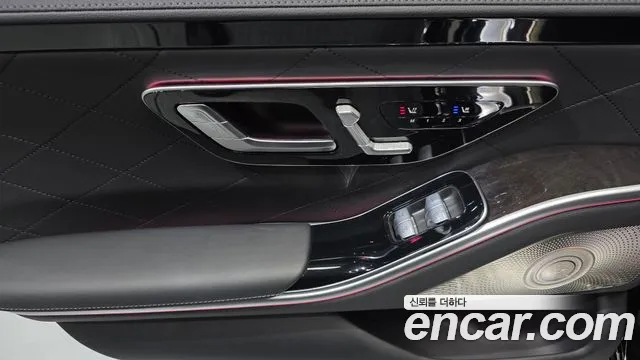 Mercedes-Benz S-Class — Фото автомобиля 24
