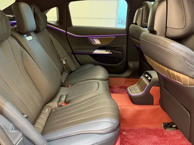Mercedes-Benz E-Class — Фото автомобиля 16
