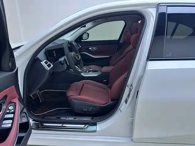 BMW 3 Series — Фото автомобиля 12