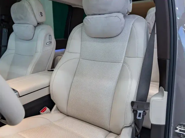 Li Auto MEGA — Фото автомобиля 23
