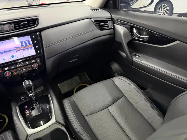 Nissan X-Trail — Фото автомобиля 10