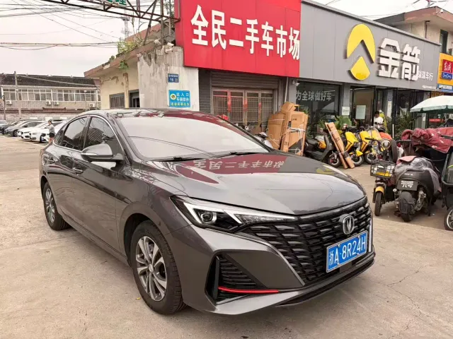 Changan Eado — Фото автомобиля 3