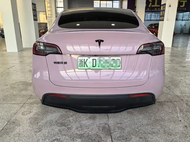 Tesla Model Y — Фото автомобиля 4