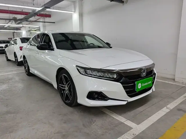 Honda Accord — Фото автомобиля 3