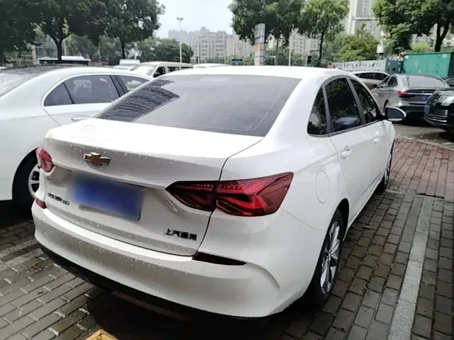 Chevrolet Monza — Фото автомобиля 6