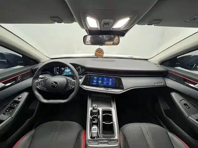 Dongfeng Yixuan MAX — Фото автомобиля 9