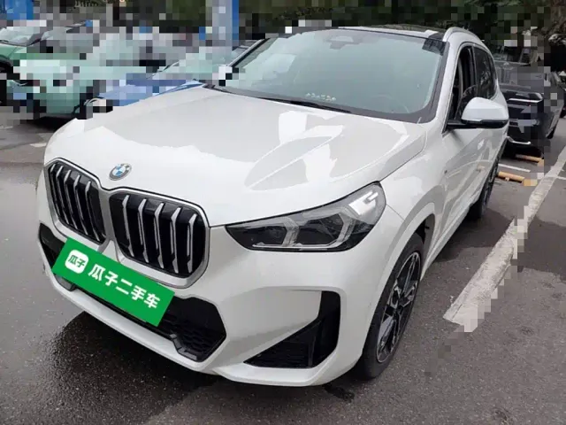 Фотография автомобиля — BMW X1