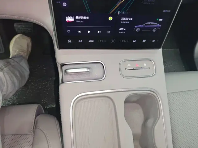 Nio EC6 — Фото автомобиля 13