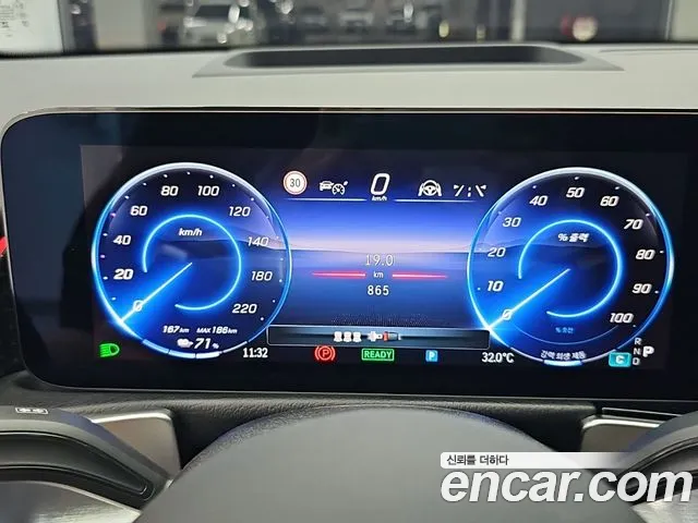 Mercedes-Benz EQB — Фото автомобиля 6