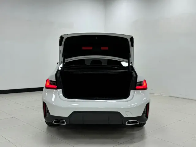 BMW 3 Series — Фото автомобиля 7
