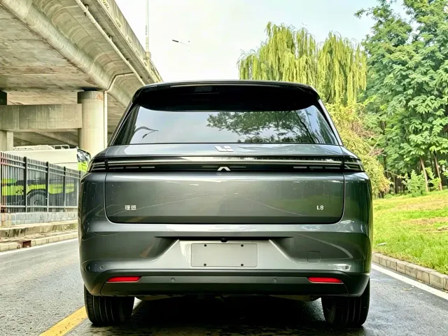 Li Auto L8 — Фото автомобиля 5