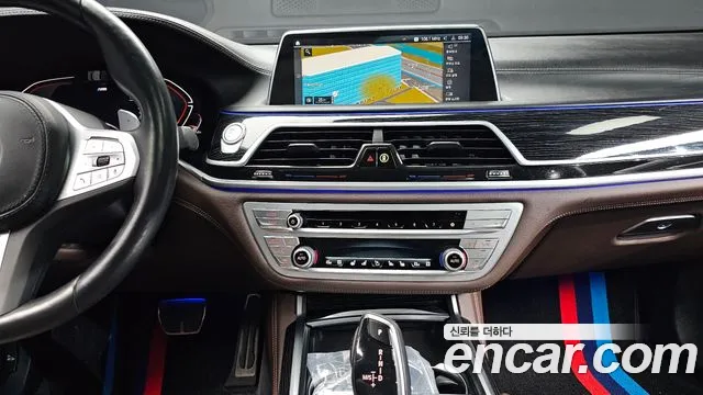 BMW 7-Series — Фото автомобиля 10