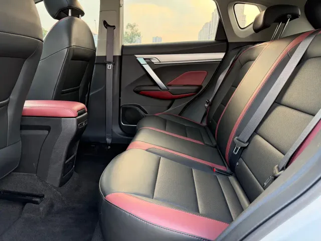 Geely Binyue — Фото автомобиля 21