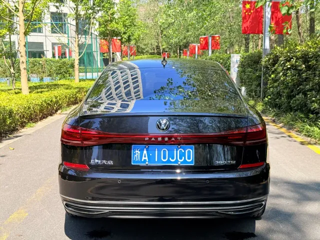 Volkswagen Passat — Фото автомобиля 4