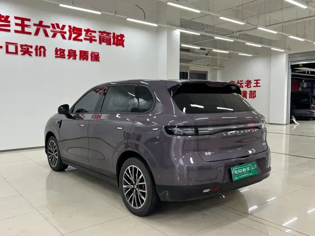 Leapmotor B10 — Фото автомобиля 10