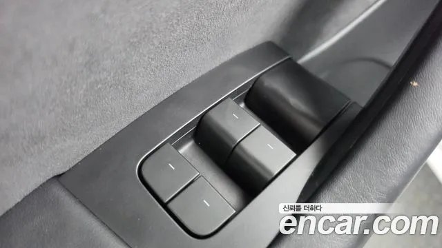 Tesla Model 3 — Фото автомобиля 7