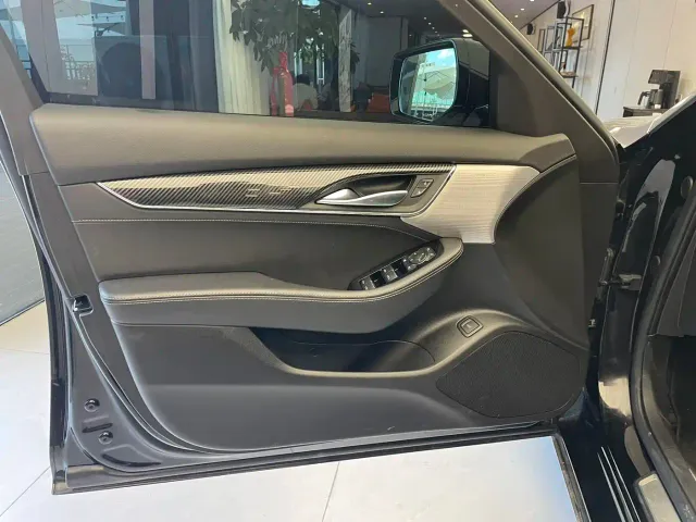 Cadillac CT5 — Фото автомобиля 4