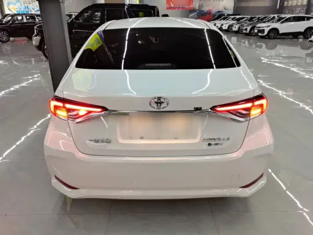 Toyota Corolla — Фото автомобиля 5