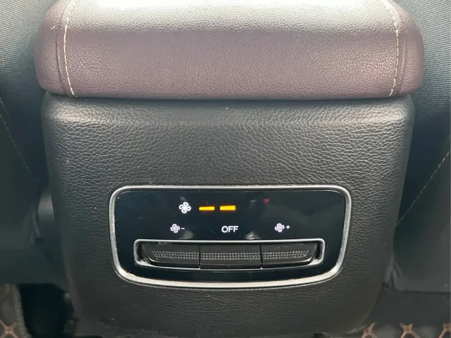 GAC Trumpchi M6 — Фото автомобиля 15