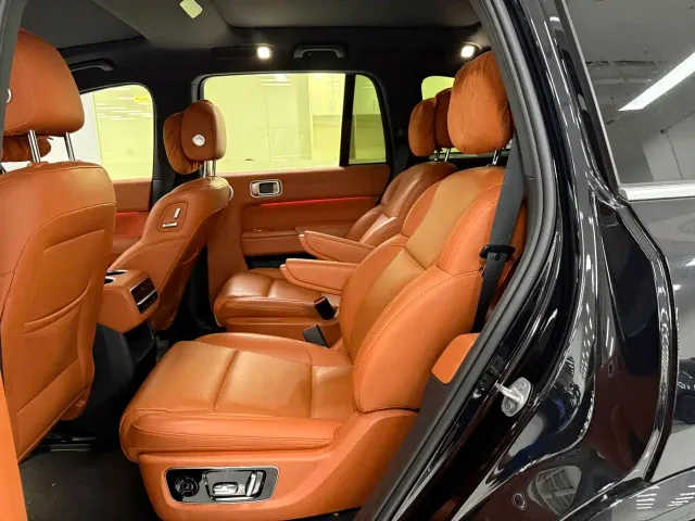 Li Auto L8 — Фото автомобиля 14