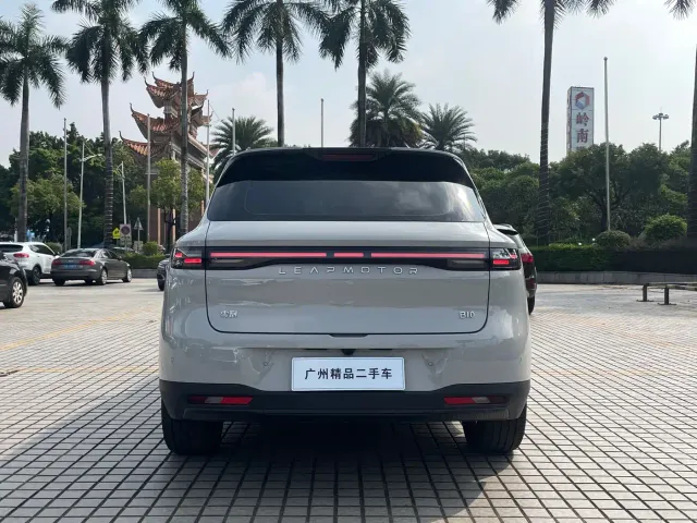 Leapmotor B10 — Фото автомобиля 8