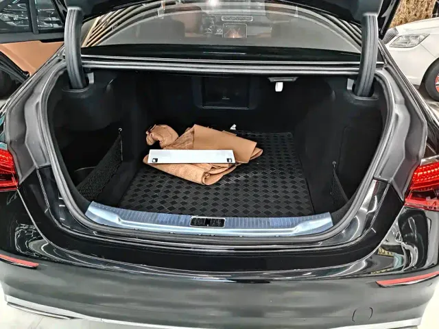 Mercedes-Benz S-Class — Фото автомобиля 2