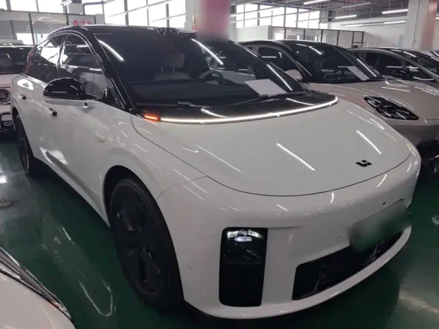 Li Auto Li Auto i6 2025 2WD Base Model — Фото автомобиля 3