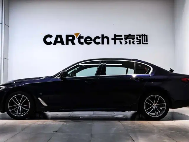BMW 5 Series — Фото автомобиля 9