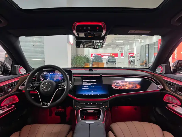 Mercedes-Benz E-Class — Фото автомобиля 5