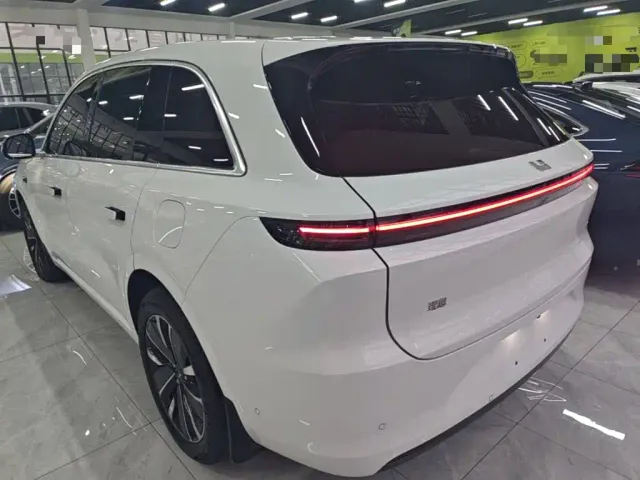 Li Auto L6 — Фото автомобиля 4