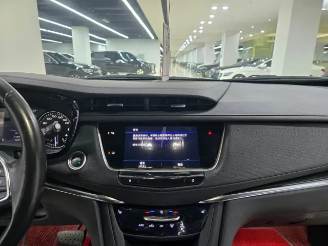 Cadillac XT5 — Фото автомобиля 6