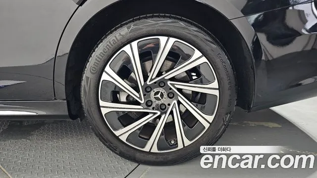 Mercedes-Benz E-Class E-класс W214 E300 4MATIC Exclusive — Фото автомобиля 21