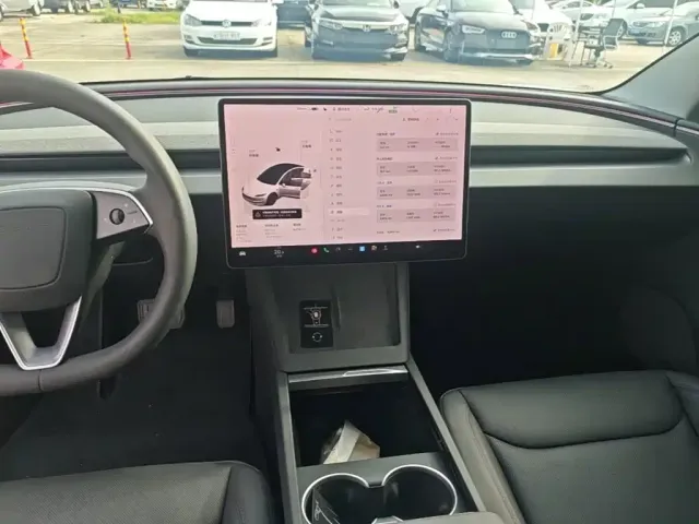 Tesla Model 3 2025 Model Year Facelift Rear-Wheel Drive — Фото автомобиля 12