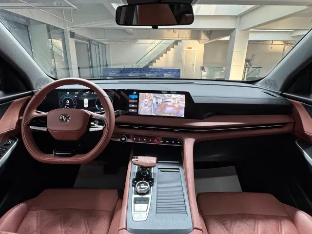 Changan CS75 Plus — Фото автомобиля 9