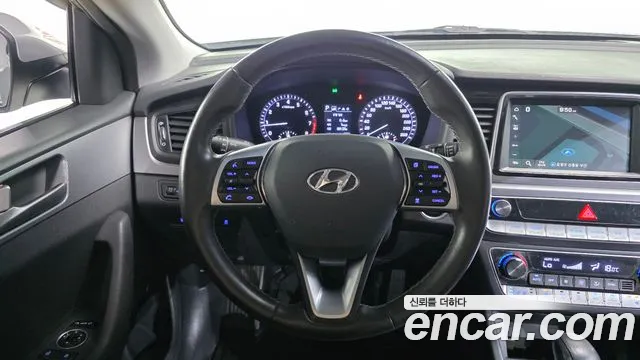 Hyundai Sonata — Фото автомобиля 13
