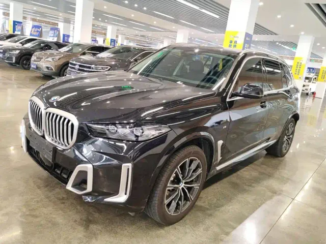 Фотография автомобиля — BMW X5