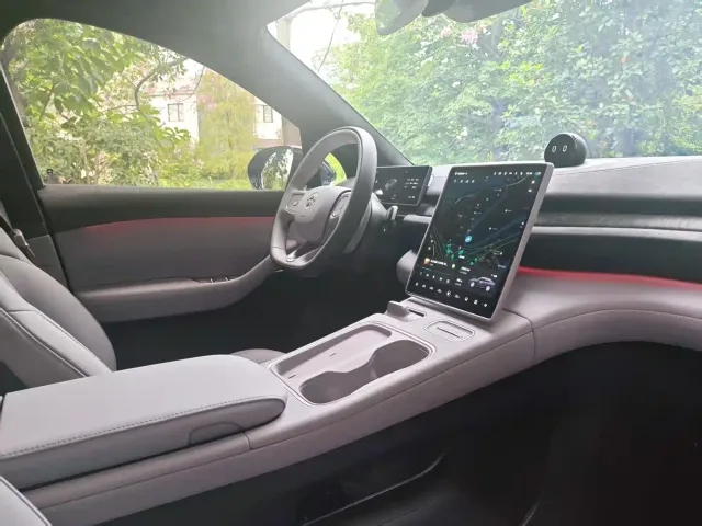 Nio EC6 — Фото автомобиля 14