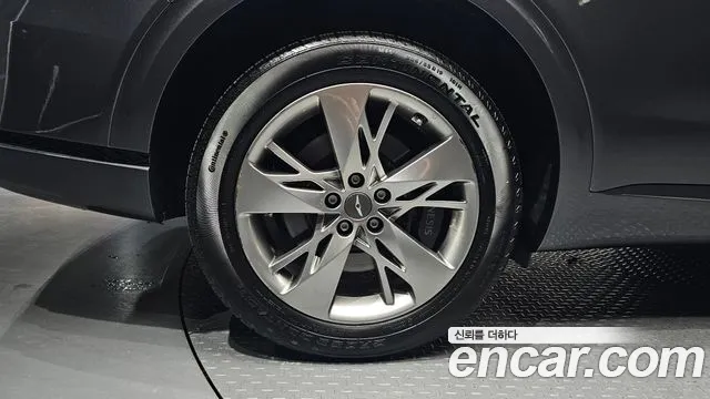 Genesis GV70 2.5T Бензин 2WD — Фото автомобиля 5