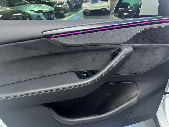 Tesla Model Y — Фото автомобиля 5