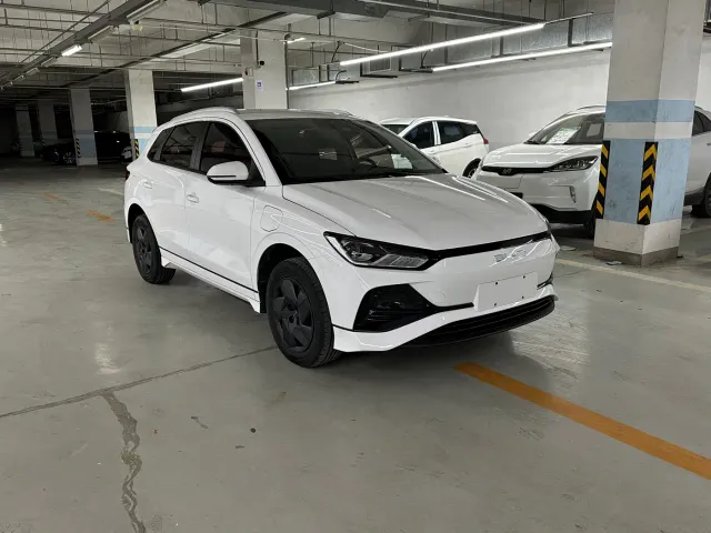 BYD e2 — Фото автомобиля 3